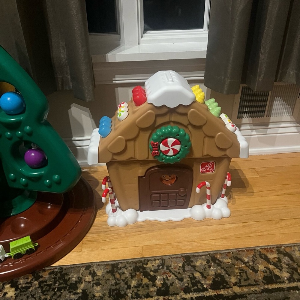 Step 2 Gingerbread House - Picture 2 of 2